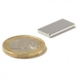 Magnetas stačiakampio formos 20x10x2mm 2,1kg