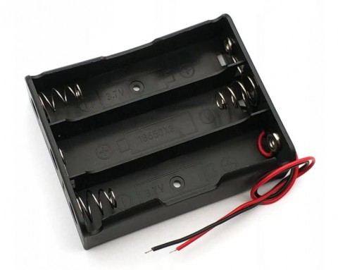 Laikiklis baterijoms 3x18650 su laidais