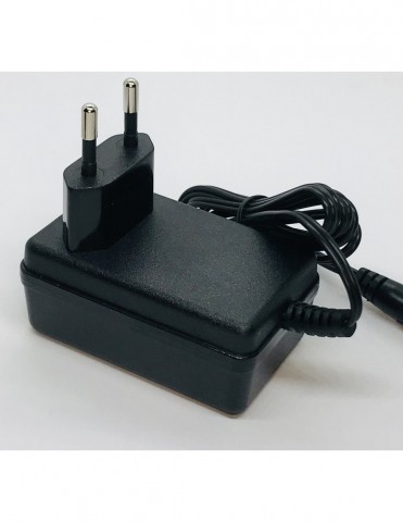 Ličio baterijų įkroviklis 220V 16.8V 1A 17W 5.5x2.1mm